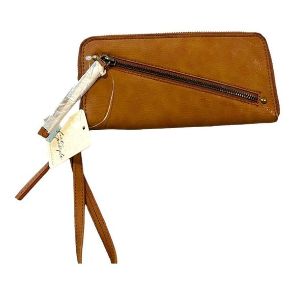 NWT Free People Distressed Vegan Wallet - Picture 1 of 7